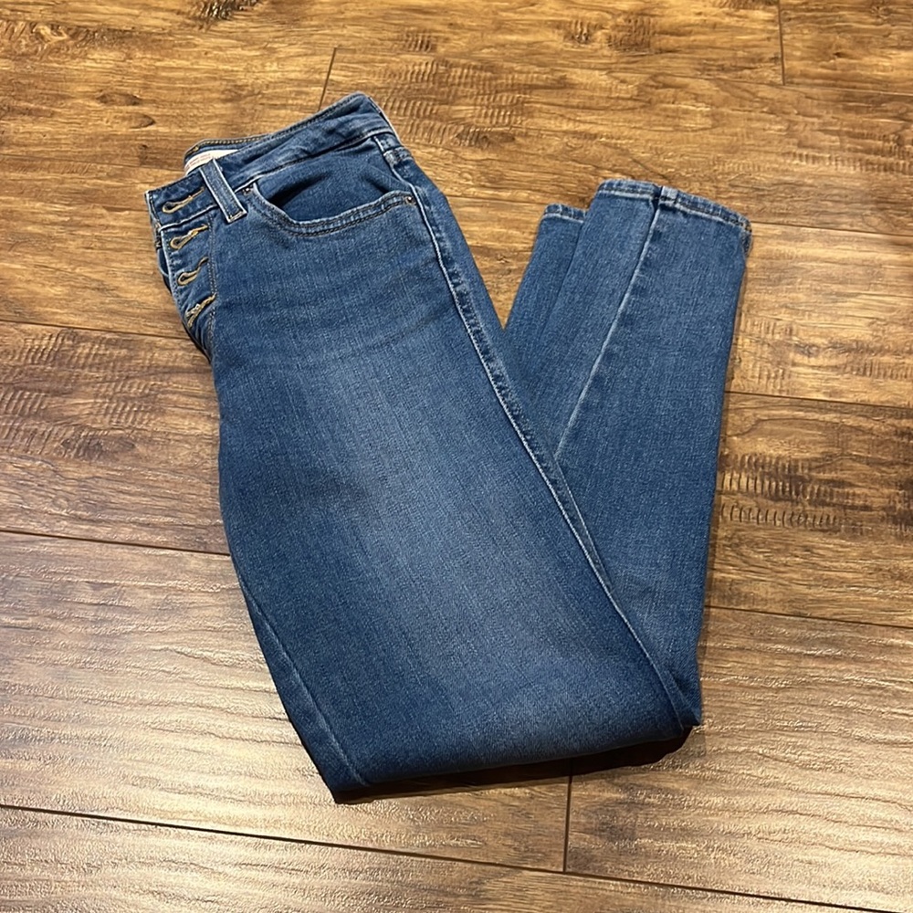Levi’s 721 high rise skinny ankle button front jeans - Picture 3 of 16